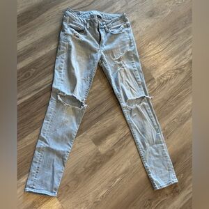 AMERICAN EAGLE LIGHT WASH JEANS